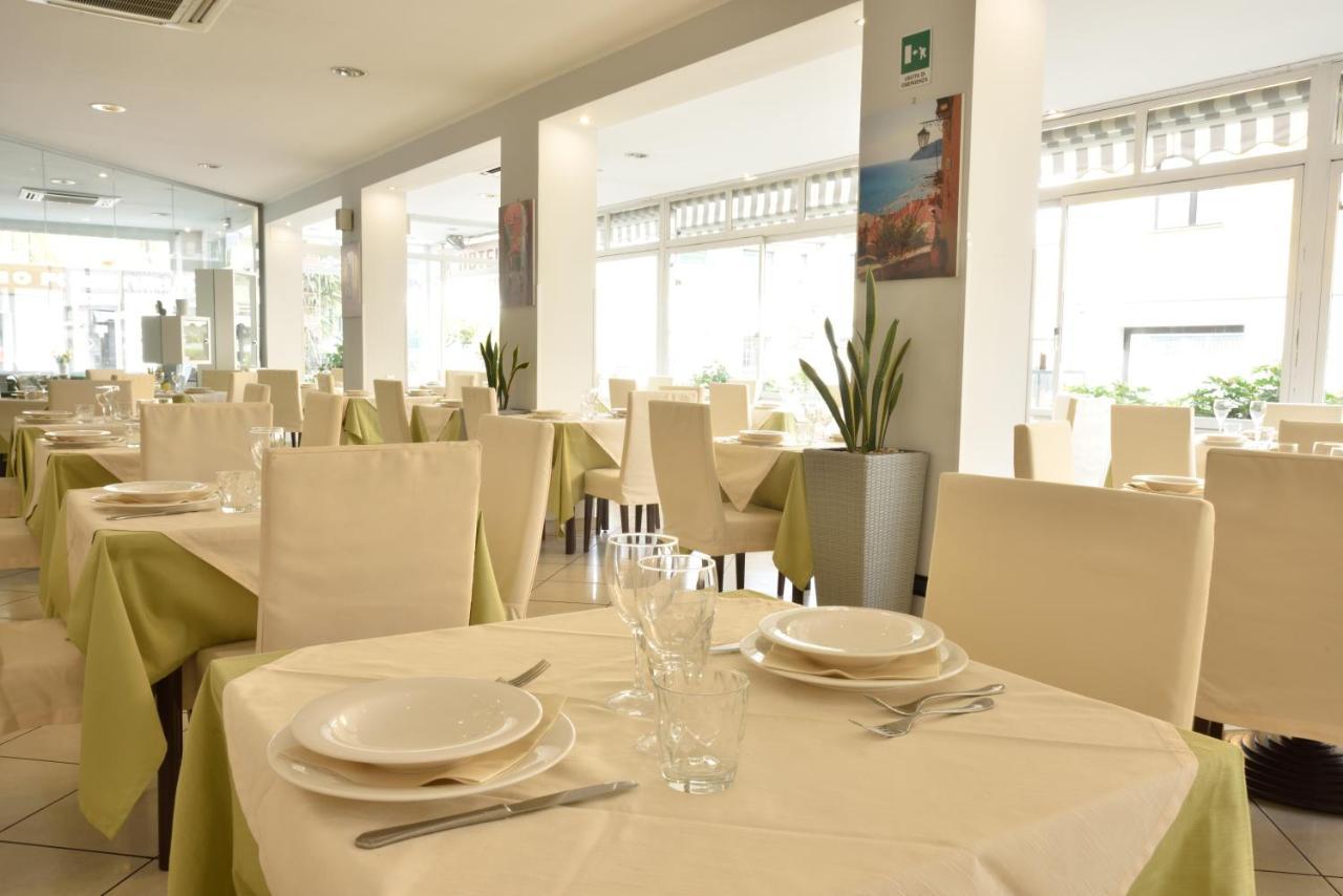 Hotel Ristorante La Marina Mhotelsgroup San Bartolomeo Al Mare Exterior photo