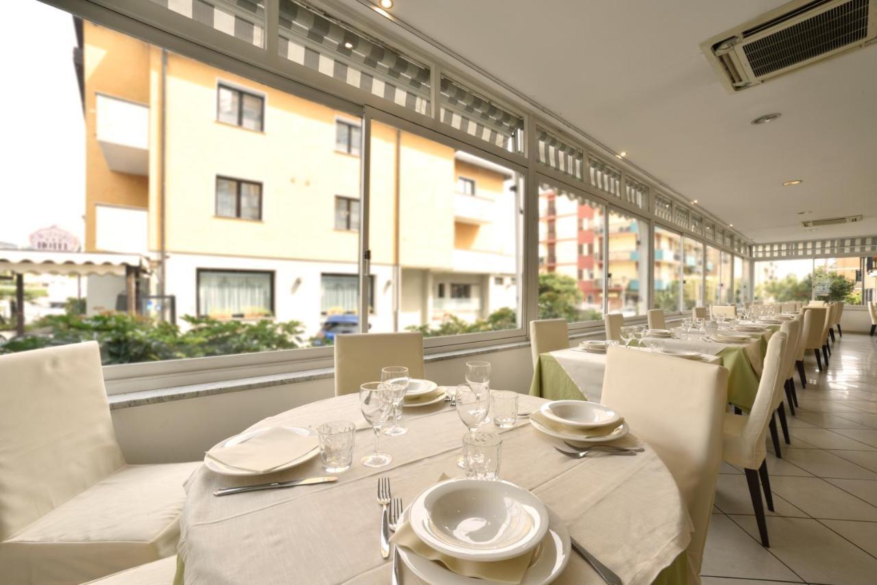 Hotel Ristorante La Marina Mhotelsgroup San Bartolomeo Al Mare Exterior photo