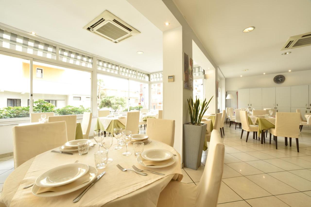 Hotel Ristorante La Marina Mhotelsgroup San Bartolomeo Al Mare Exterior photo