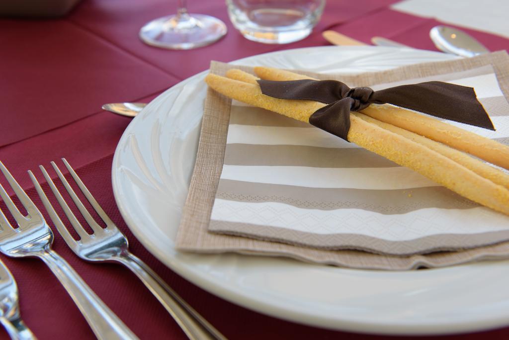Hotel Ristorante La Marina Mhotelsgroup San Bartolomeo Al Mare Exterior photo